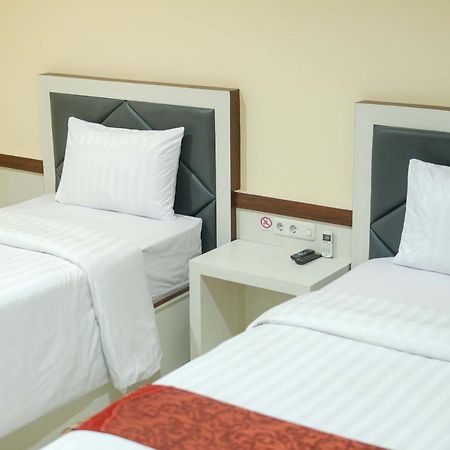 Grand Buana Lestari Hotel パダン エクステリア 写真
