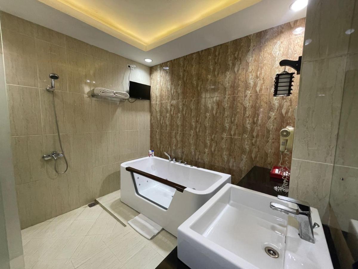 Grand Buana Lestari Hotel パダン エクステリア 写真