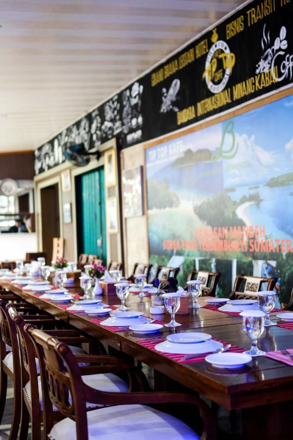 Grand Buana Lestari Hotel パダン エクステリア 写真
