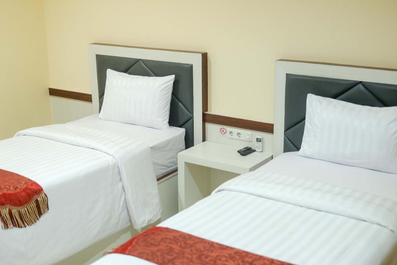 Grand Buana Lestari Hotel パダン エクステリア 写真