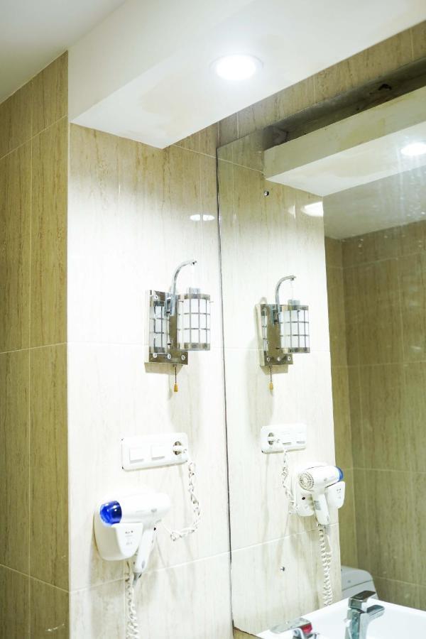 Grand Buana Lestari Hotel パダン エクステリア 写真